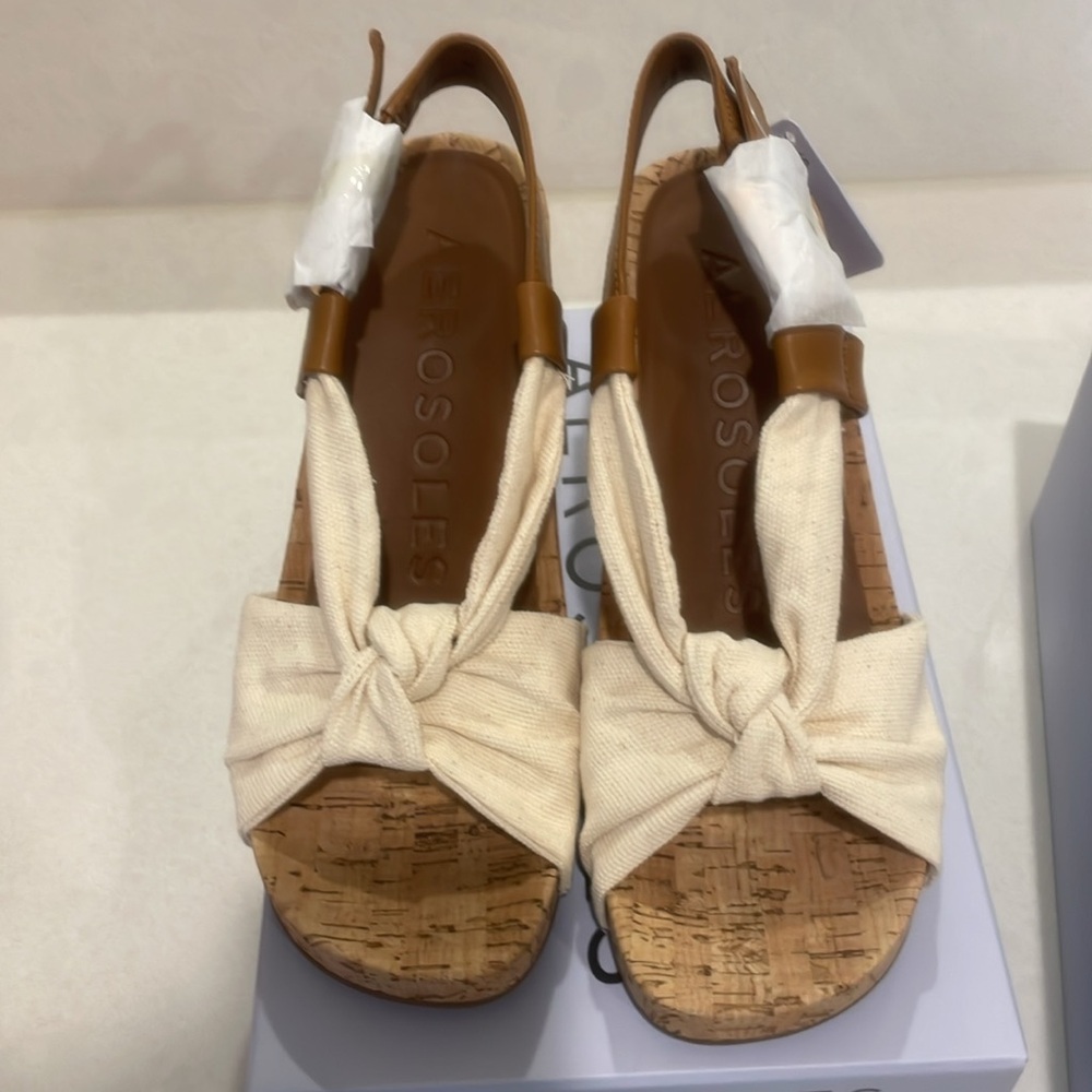NWT, Aerosoles Cream Canvas Summer Sandals, Sz 7